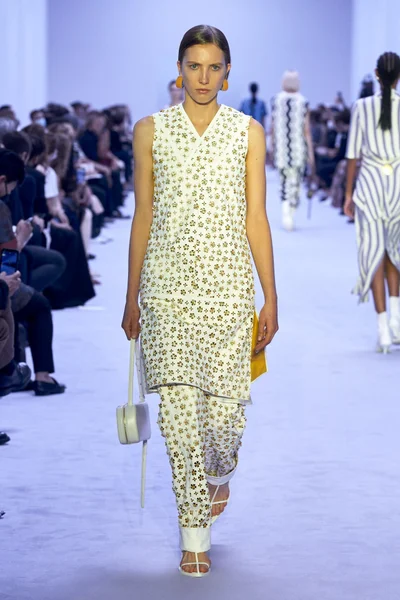 Look 39